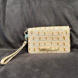 Brahmin wristlet